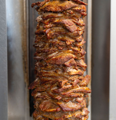 0D1.-Aristo-Stavenhagen-Dolmadakia-Bifteki-Gyros-Zaziki-Saganaki-Ouzo-Oktopus-lecker-Souflaki-Grill-griechischer-Wein-Feta-Tarama-Musik-Restaurant-Griechenland